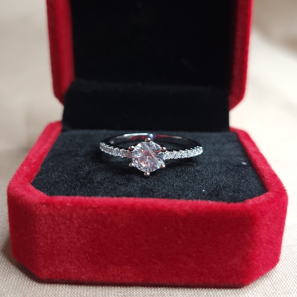 925 Sterling Silver  Solitaire Round  Zircon Stone Ring
